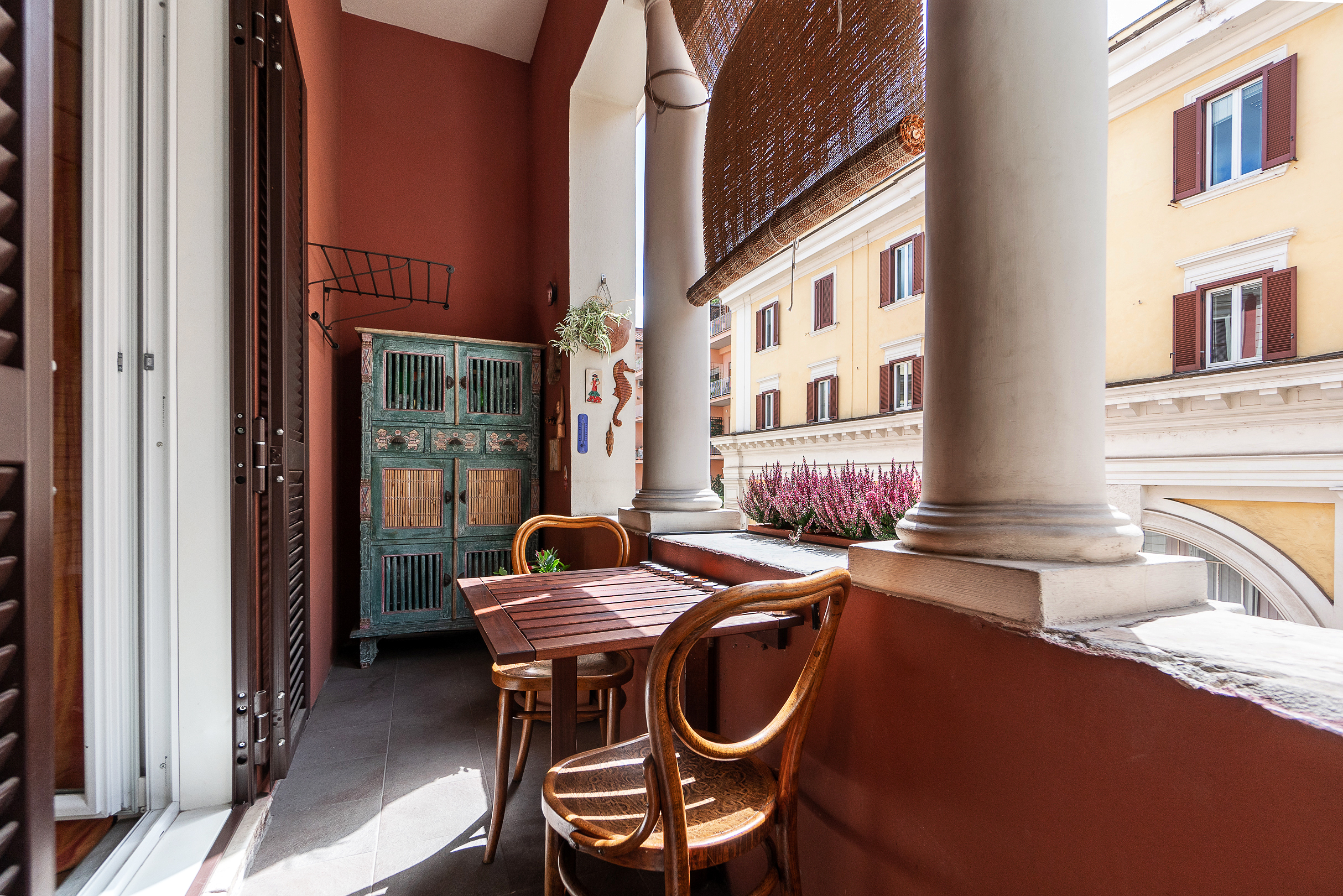 Bright living space at 2 Colosseo, near the historic Roman Forum.